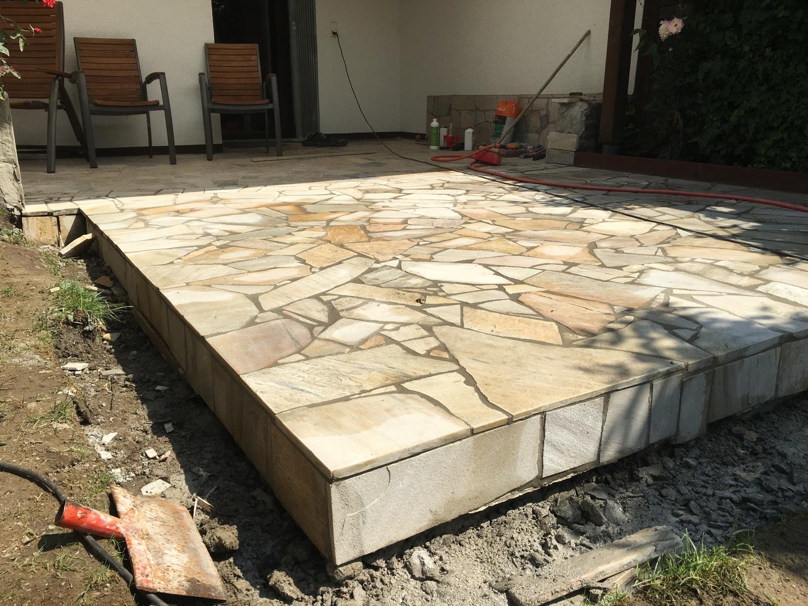 Natursteinplatten Terrasse